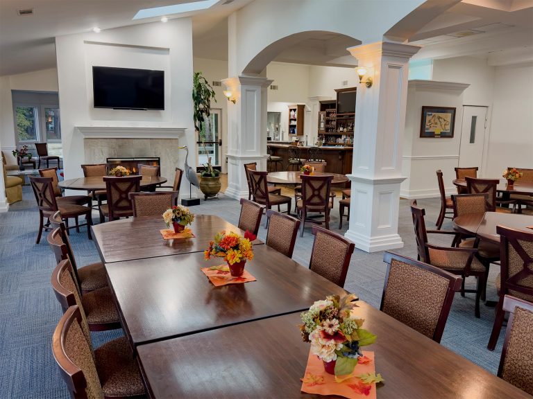 _0015_DolphinHeadClubhouseDining2